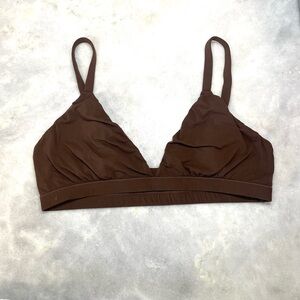 Skims fits everybody triangle bra 
Size large 
Color cocoa